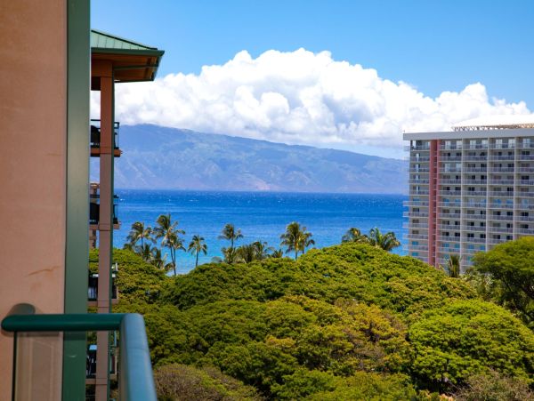 Maui Luxury Vacation Rental  Kaanapali Beachfront Villa with Mountain Views